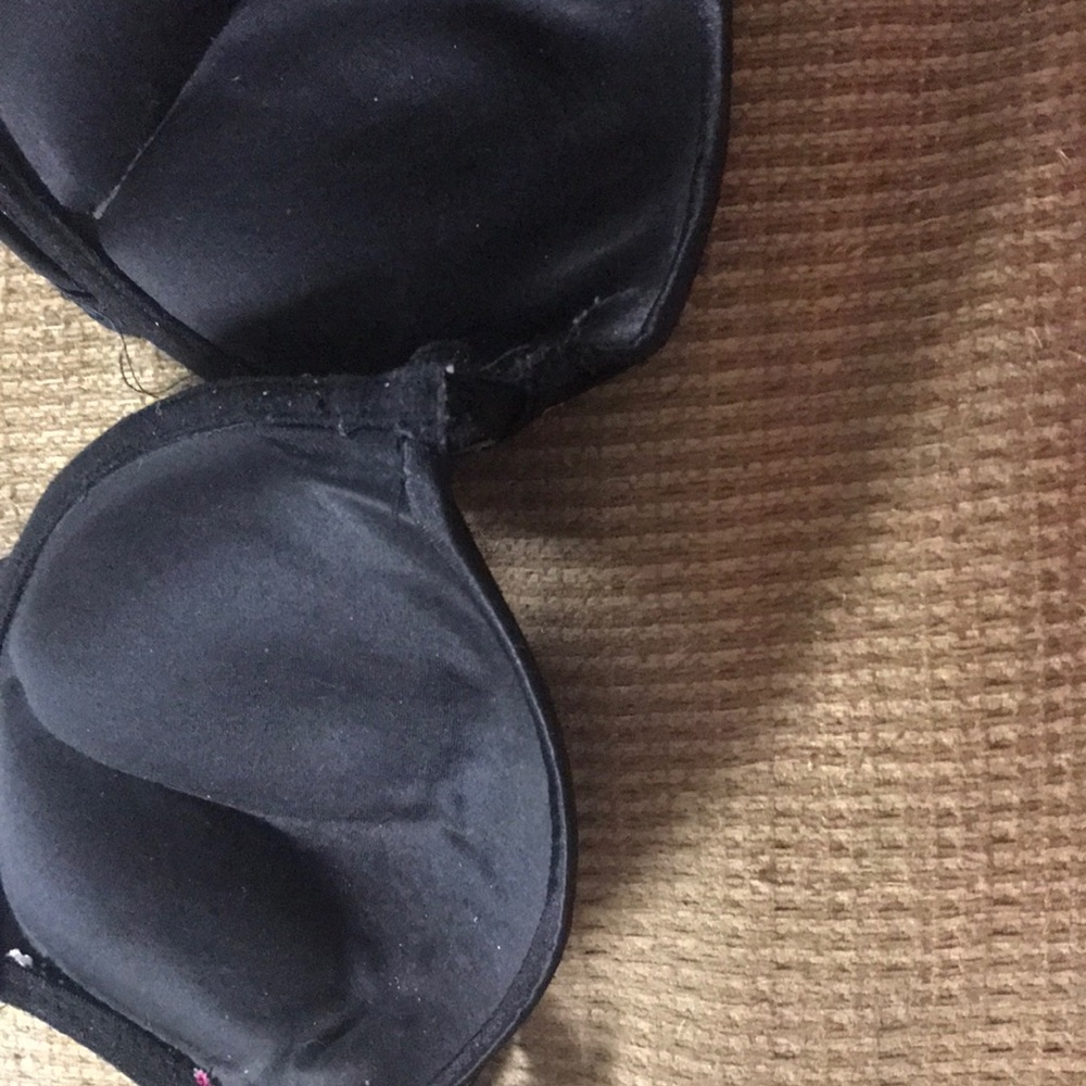 A leopard bra - Picture 2 of 4